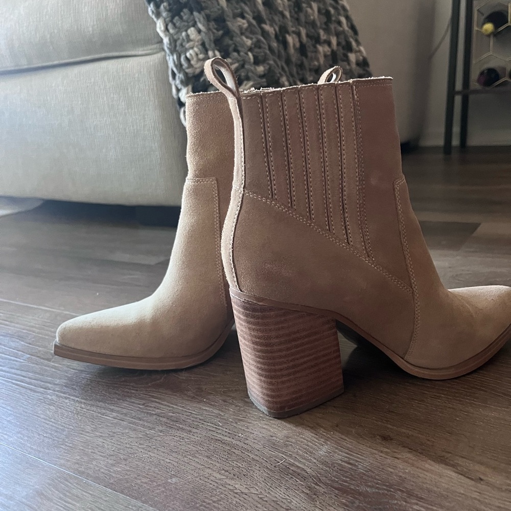 Marc Fisher Women's Tan and Cream Boots